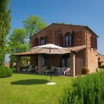 With Pool And Countryside Views Διαμέρισμα Montaione