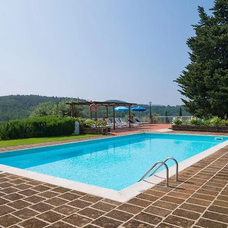 In With Garden And Pool
