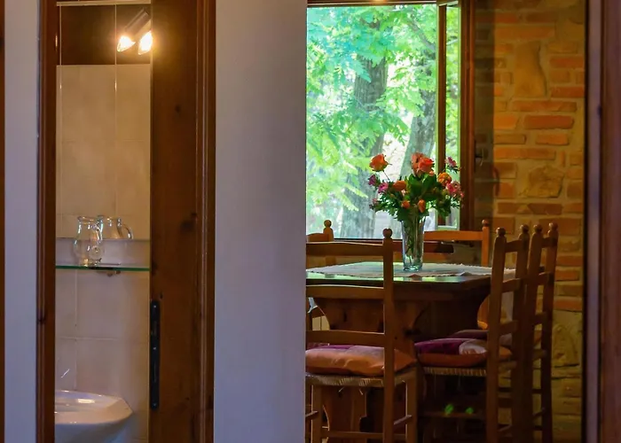 דירה With Pool And Countryside Views