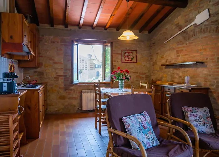 With Pool And Countryside Views * מונטאיונה